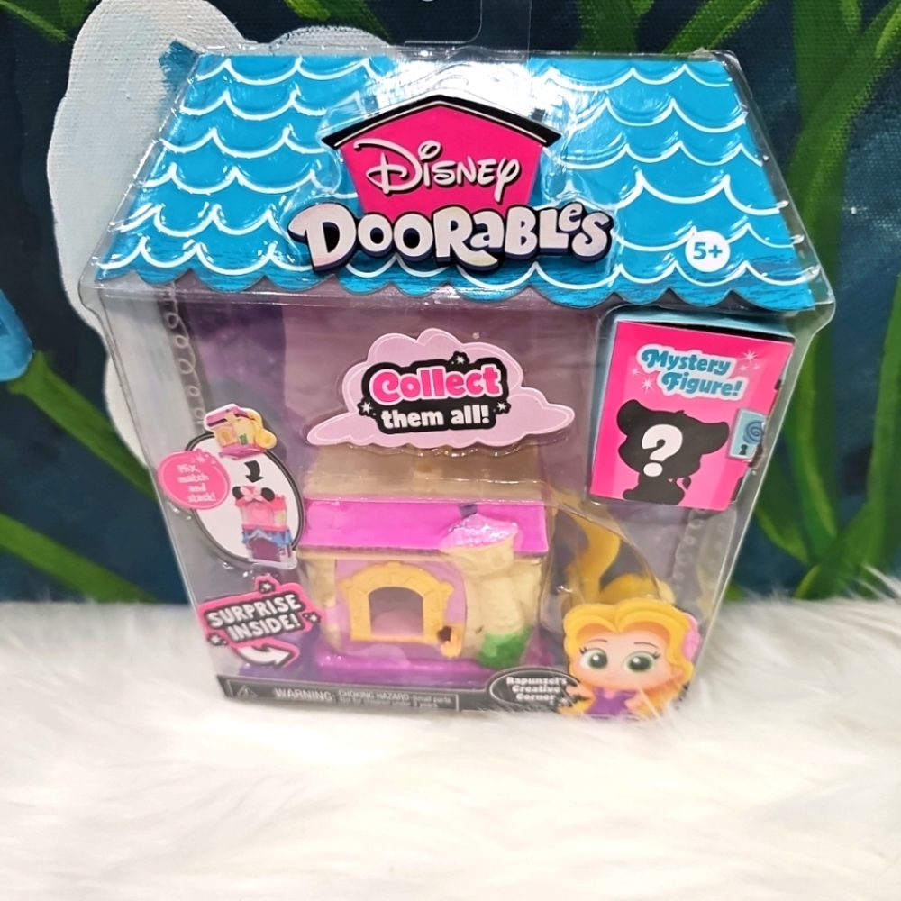Disney Doorables Rapunzel's Creative Corner Just Play  (NIB)